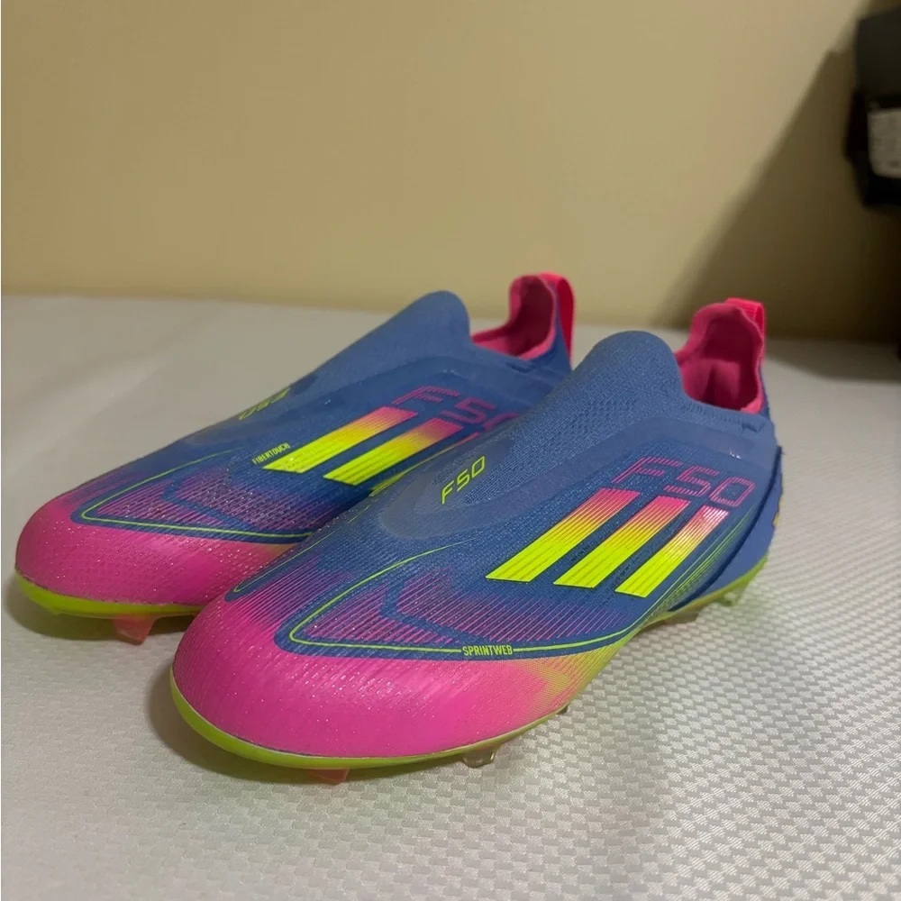 New Adidas Kids F50 Elite Laceless FG Size: 11k